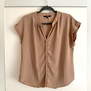 Women’s Sz L Beige Sleeveless Split V Print Blouse by Papaya